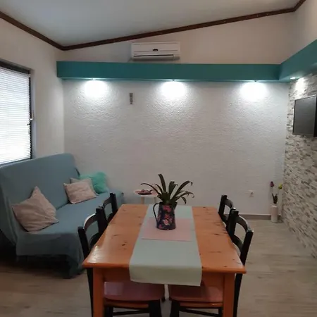 Lola Apartmán Biograd Na Moru