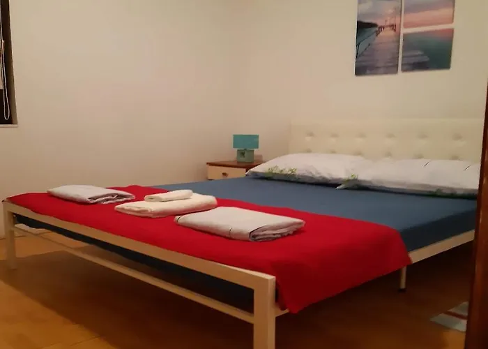 Lola Apartment