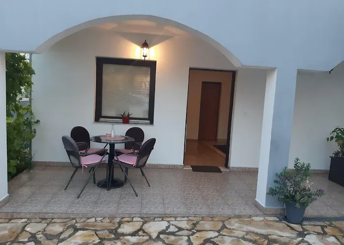 Lola Apartment Biograd Na Moru