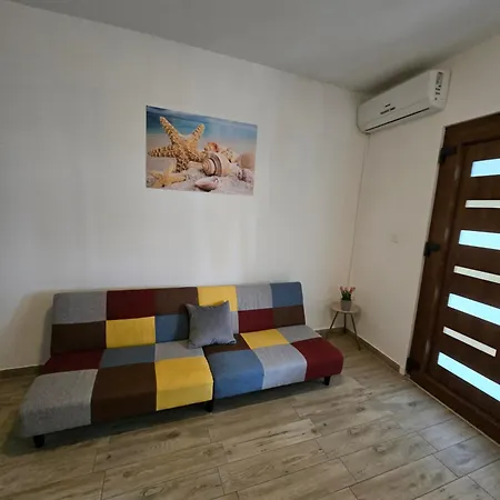 Apartment Lola *