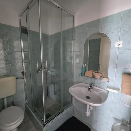 Lola Apartment