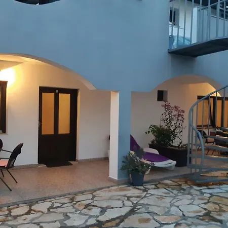 Apartment Lola