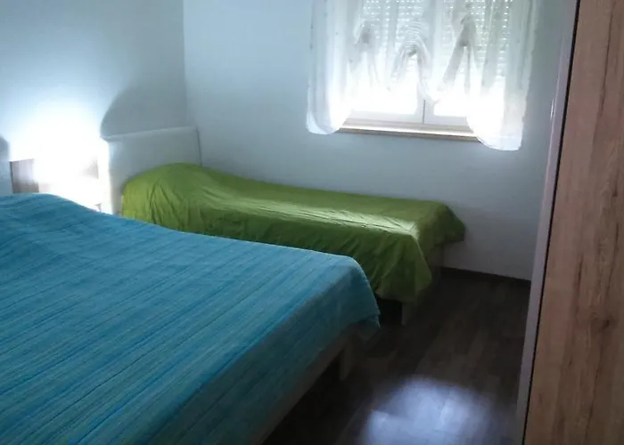 Daire Lola Biograd Na Moru