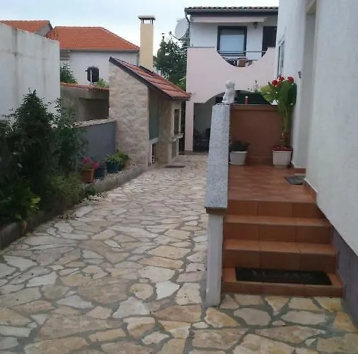 Daire Lola Biograd Na Moru