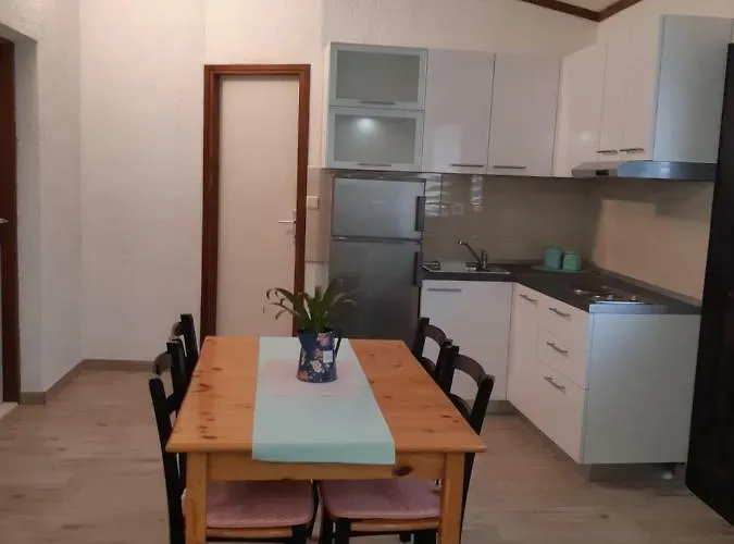 Апартаменты Lola Биоград-на-Мору