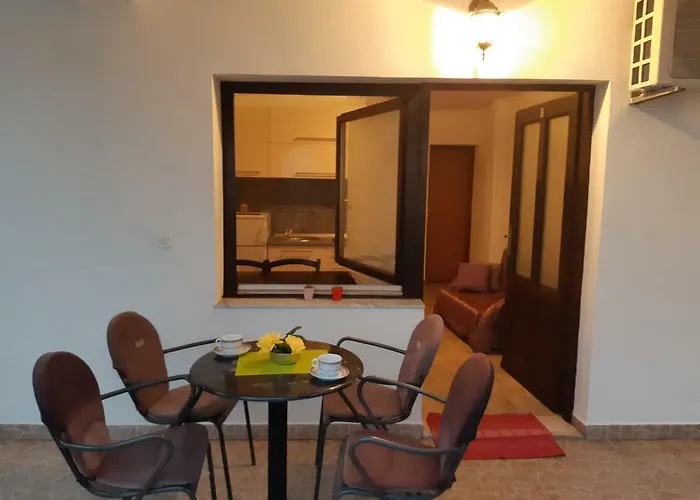 Lola Апартаменты *